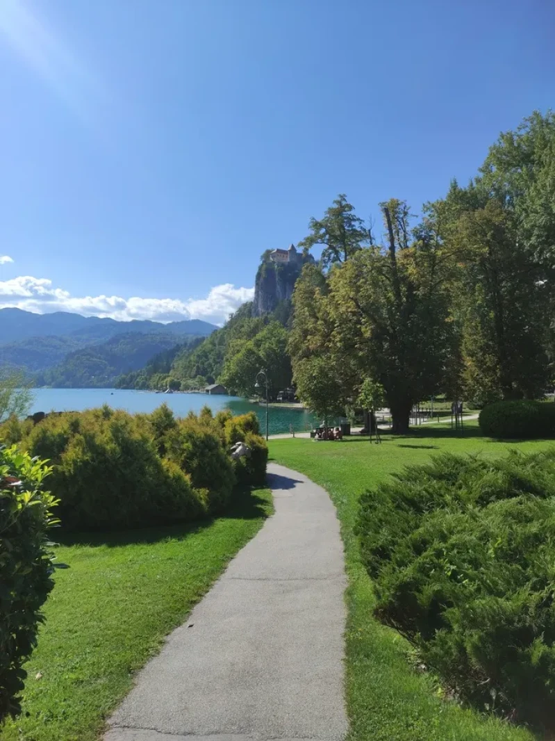 Jednodnevni izlet od Zagreba do Ljubljane i Bledskog jezera ili Postojnske jame