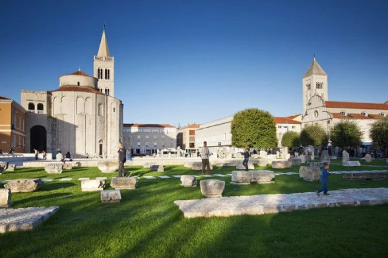 Plitvice Lakes Private Guided Tour from Zagreb with Transfer to Zadar