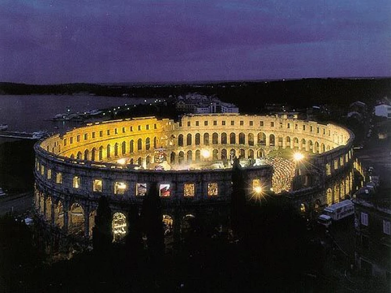 Day Trip Beautiful Istria, Pula, Motovun, Hum