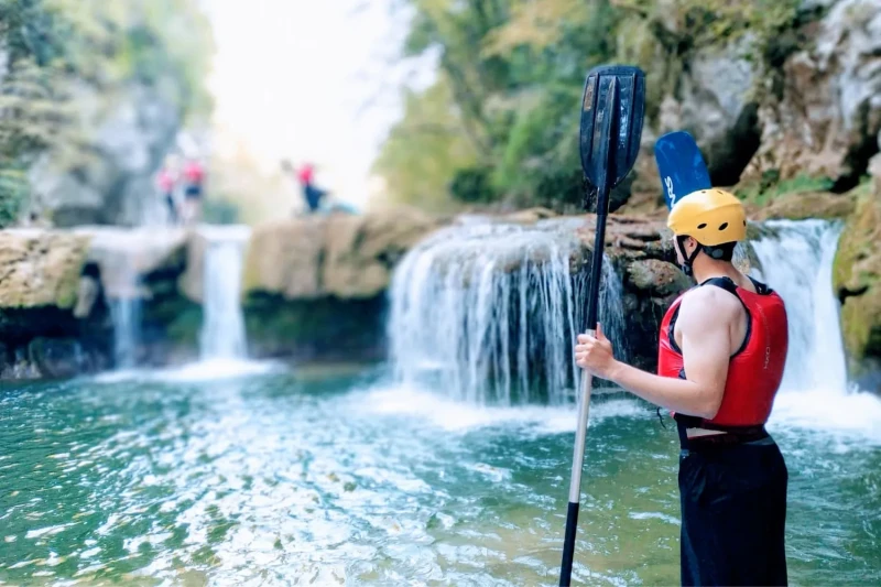 Rafting i kajak tura na rijeci Mrežnici – avantura u Hrvatskoj