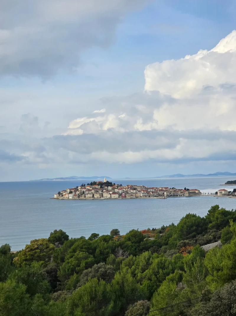 Privatni izlet iz Šibenika / Murtera: Zmajevo oko i Biokovo Skywalk