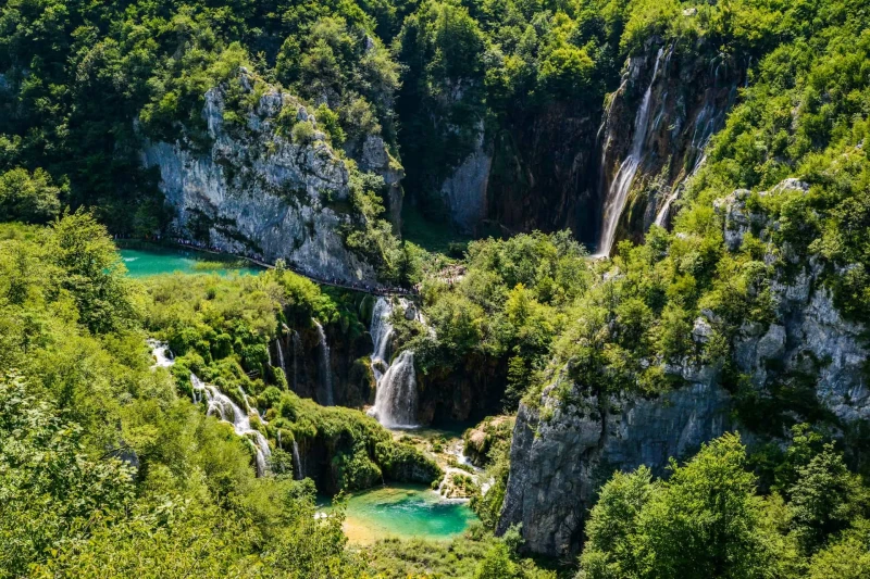 Iz Zagreba do Plitvičkih jezera i Rastoka - Privatni jednodnevni izlet