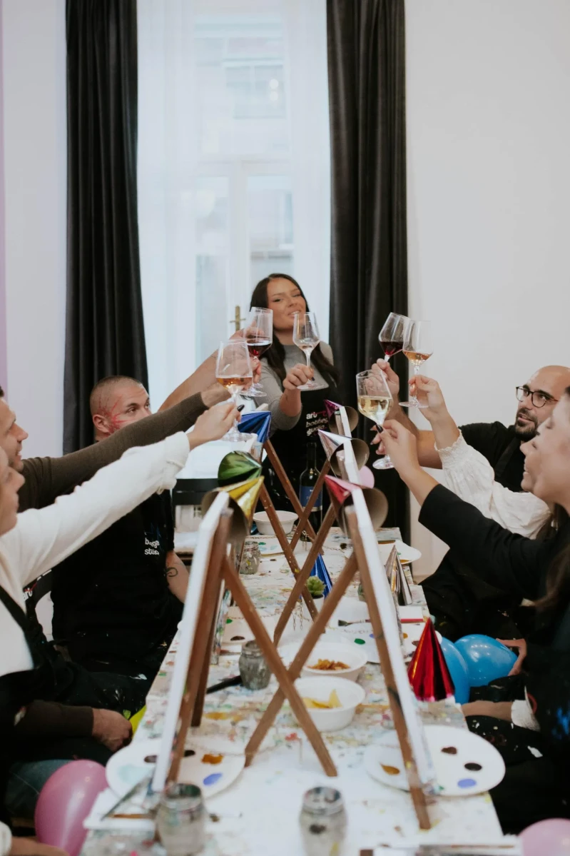 Split Wine & Paint – zabavna radionica slikanja s neograničenim vinom (bijelo, crno, rosé)